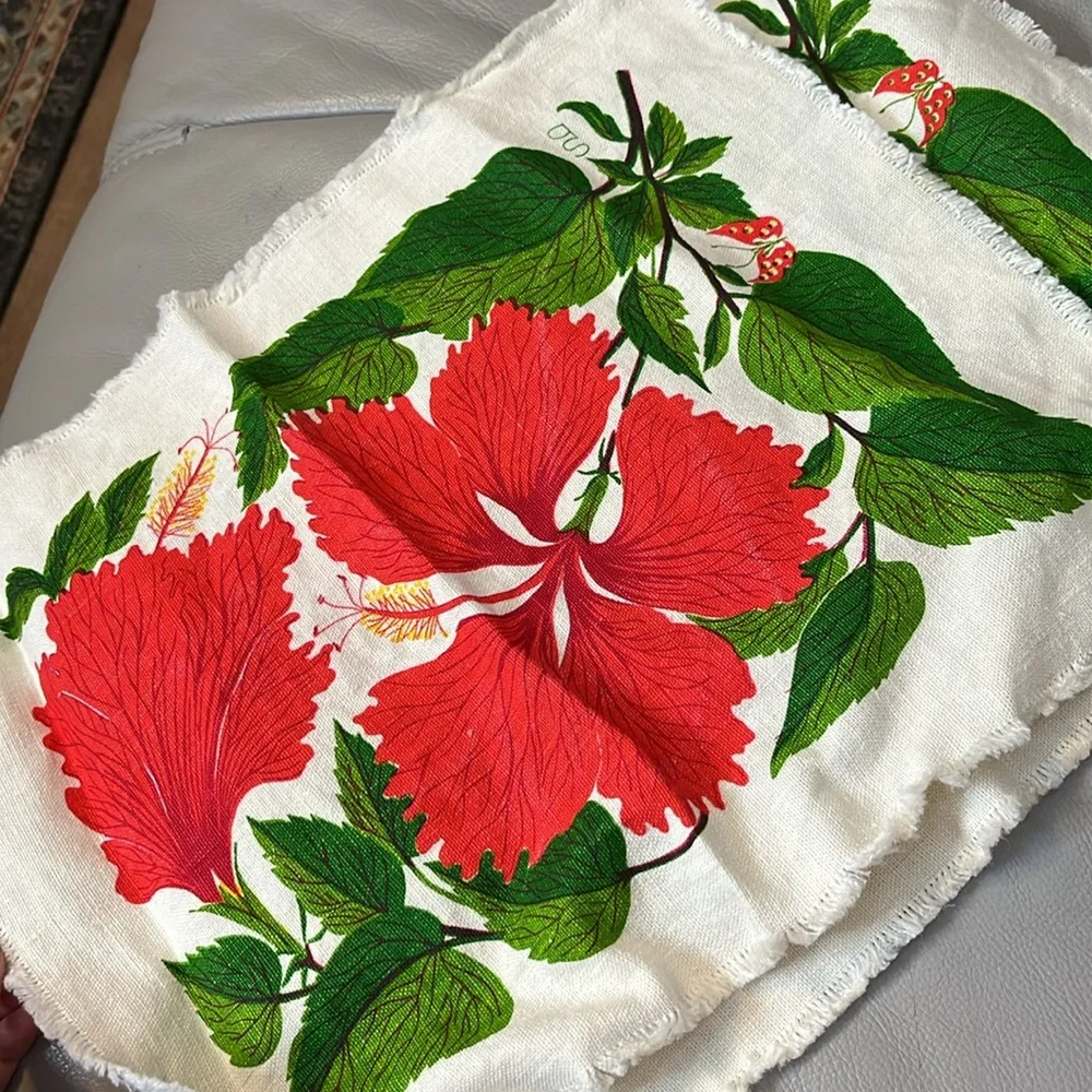Pretty Hibiscus Flower Linen rectangle placemat 2